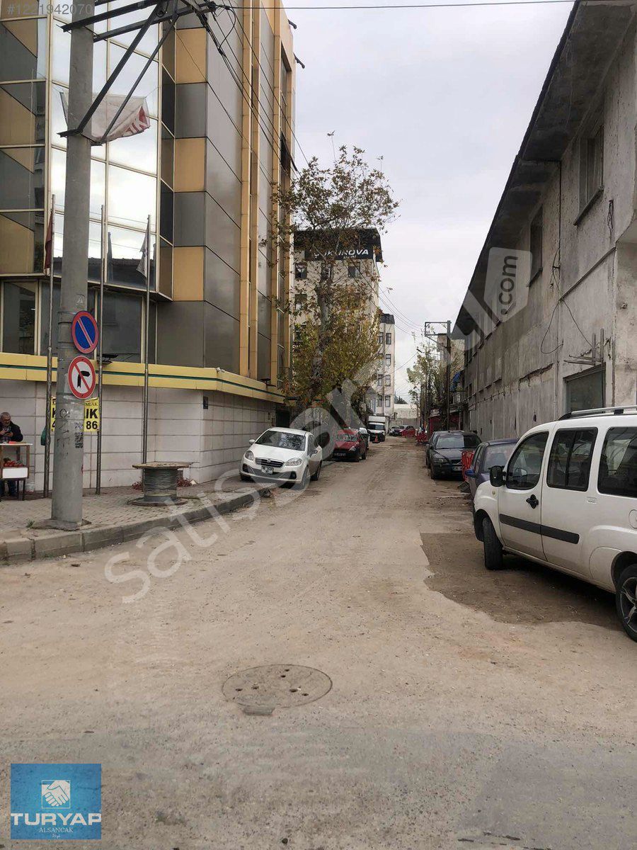 KAHRAMANLARDA MÜRSEL PAŞA BULVARI YAKINI KOMPLE BİNA