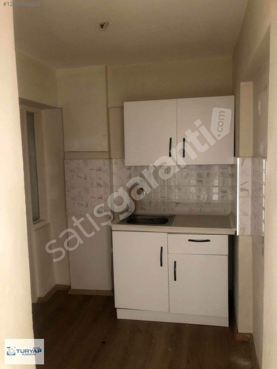 ALSANCAK KIBRIS SEHİTLERİ CADDESİ YAKINI KİRALİK İŞYERİ