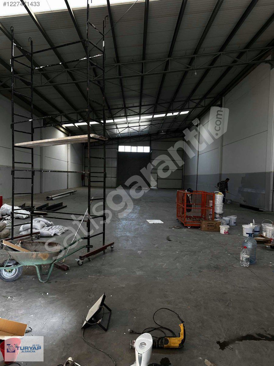 Pınarbaşında 250 m2 +250 m2 iki bitişik depo
