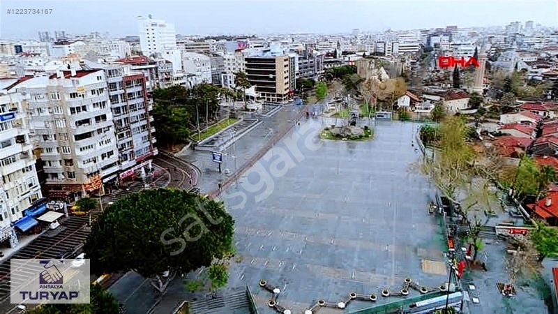 ANTALYA CUMHURİYET MEYDANI CEPHELİ SATILIK ÜÇ KATLI DÜKKAN