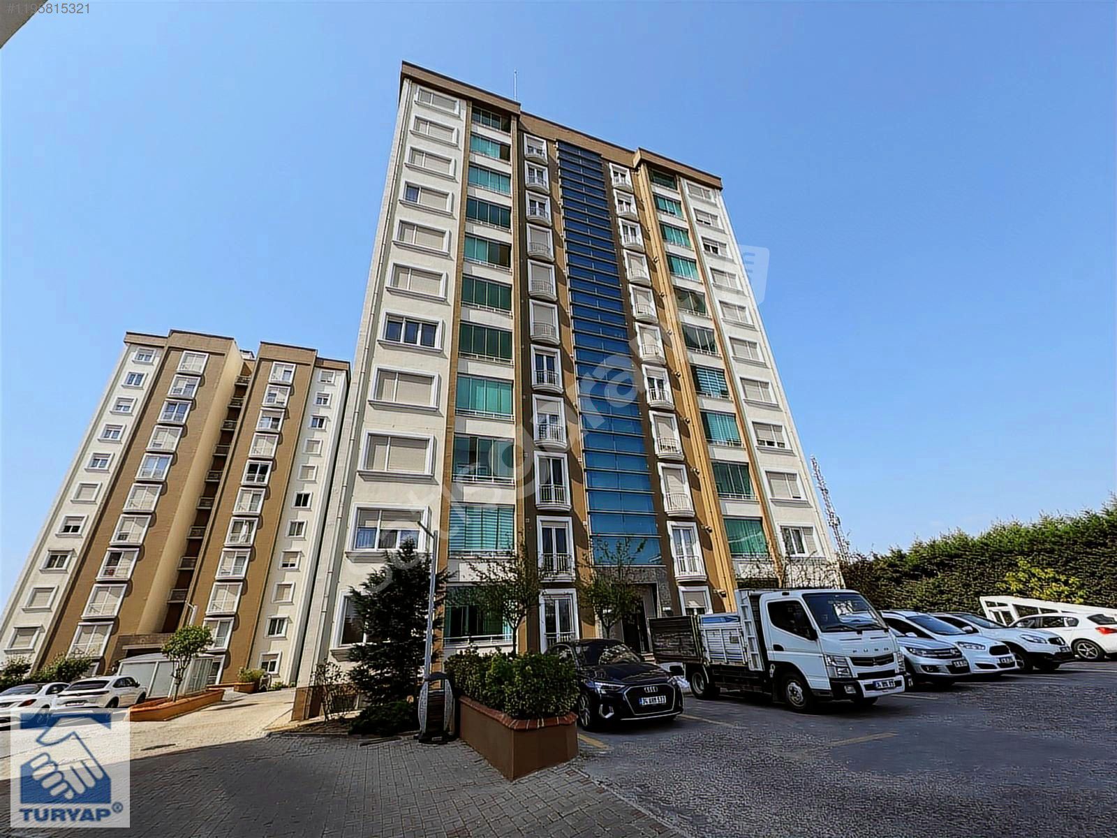 BAŞAKŞEHİR 5.ETAP GÜVENEVLER SİTESİNDE SATILIK 4+1 BOŞ DAİRE.