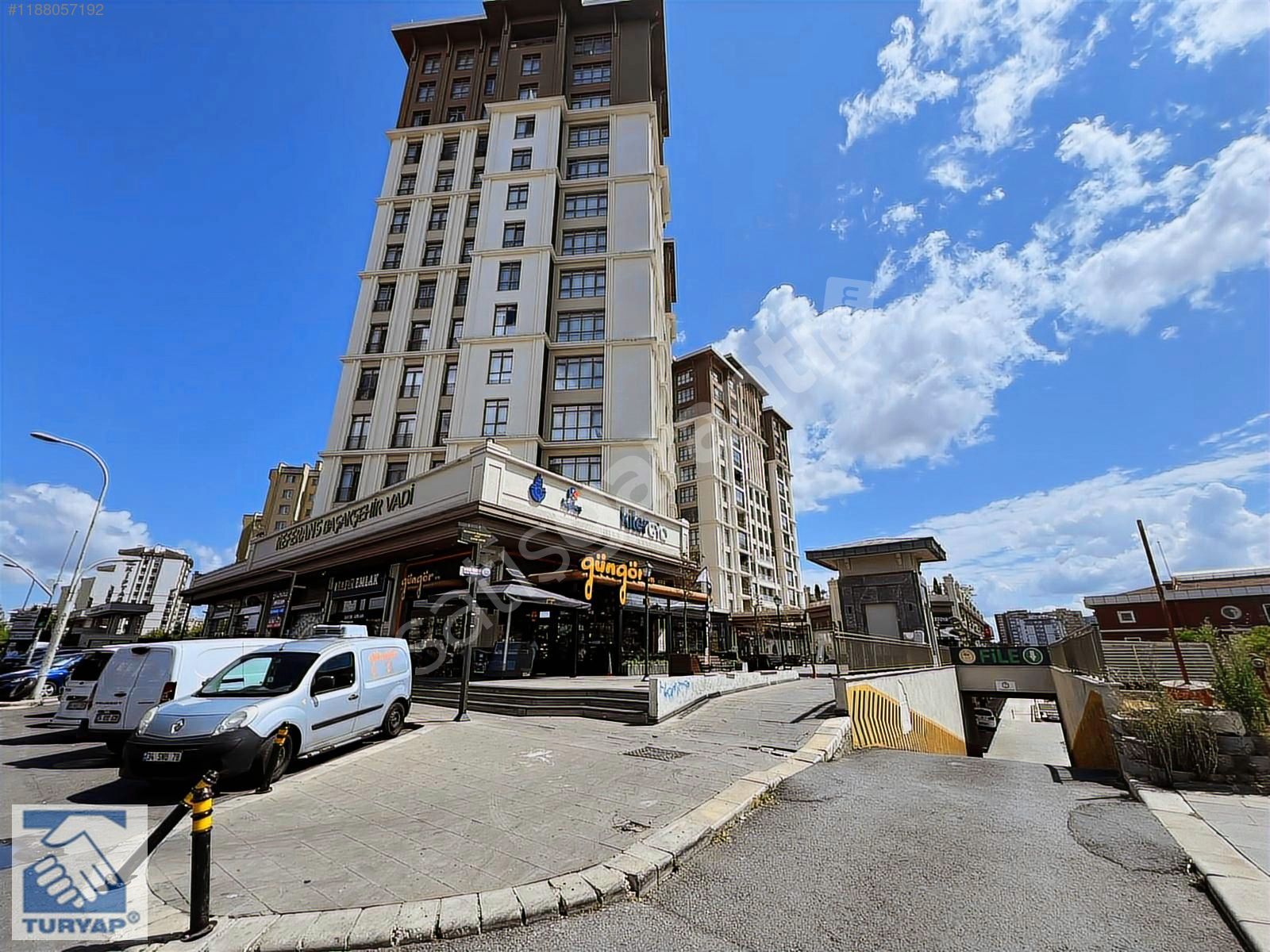 BAŞAKŞEHİR KİLER REFERANCE VADİ PROJESİNDE SATILIK 90m2 DÜKKAN