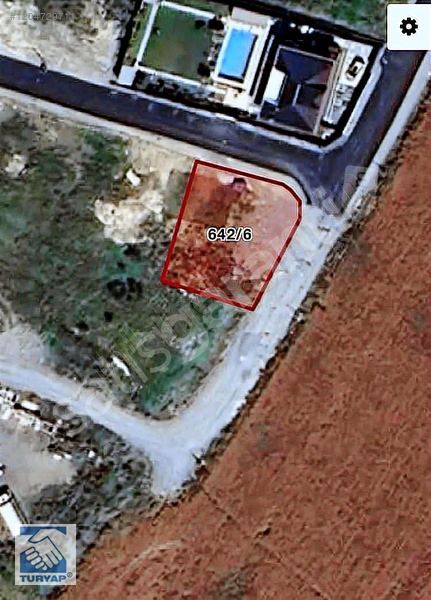 ARNAVUTKÖY HADIMKÖY'DE VİLLA İMARLI SATILIK ARSA