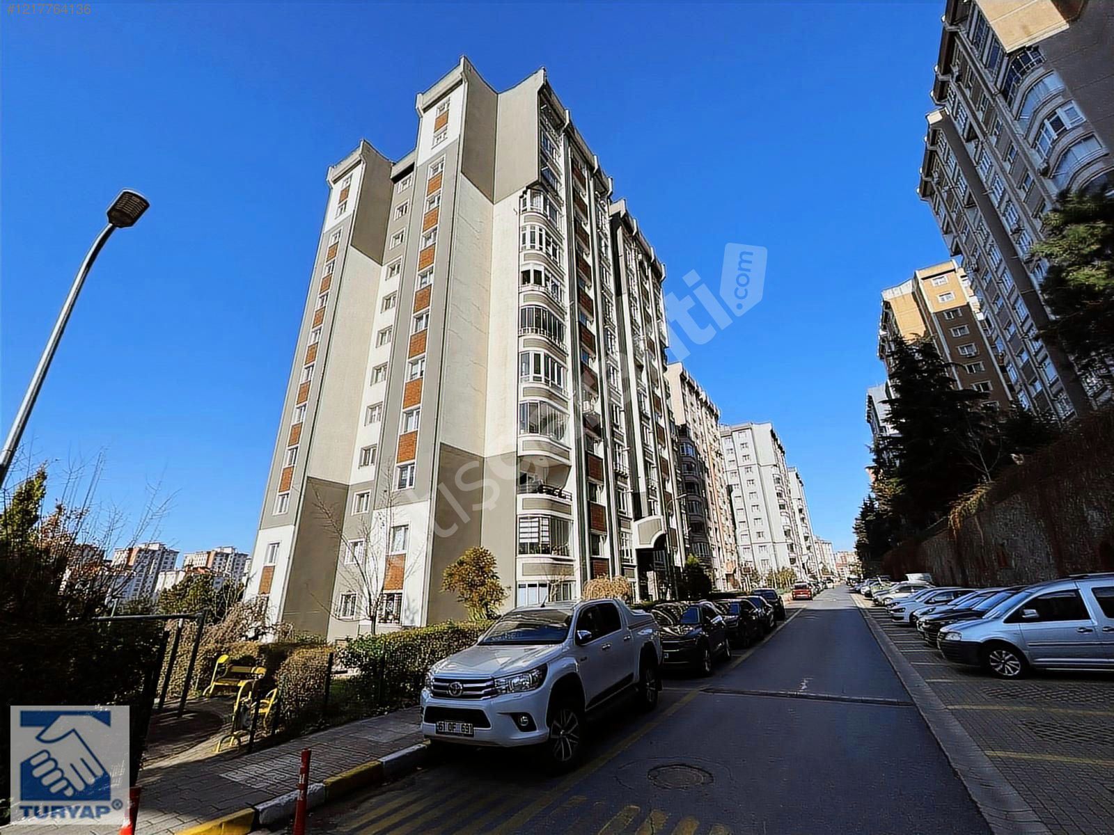 BAŞAKŞEHİR 4.ETAP 2.KISIM VADİ PARK EVLERİNDE SATILIK 3+1 DAİRE.