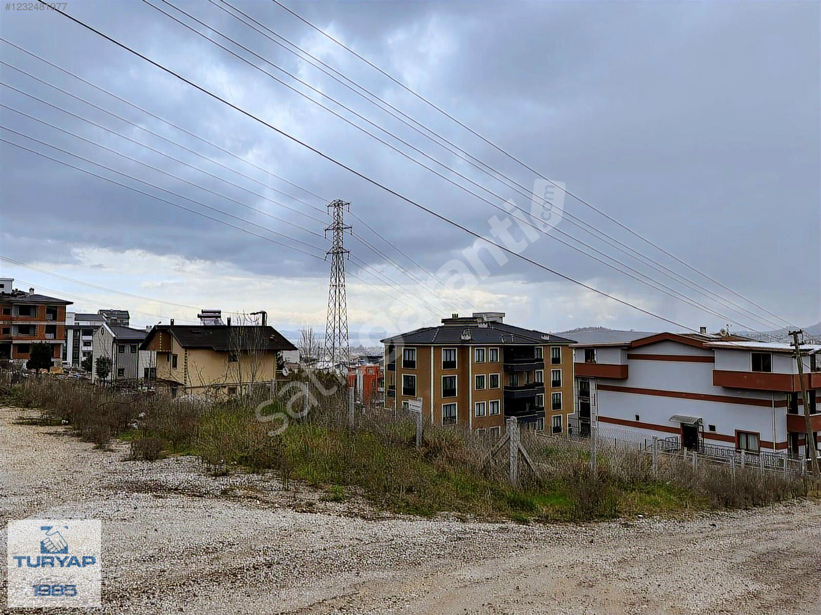 ÇİFTLİKKÖY'DE SATILIK 4 KAT İMARLI SATILIK ARSA