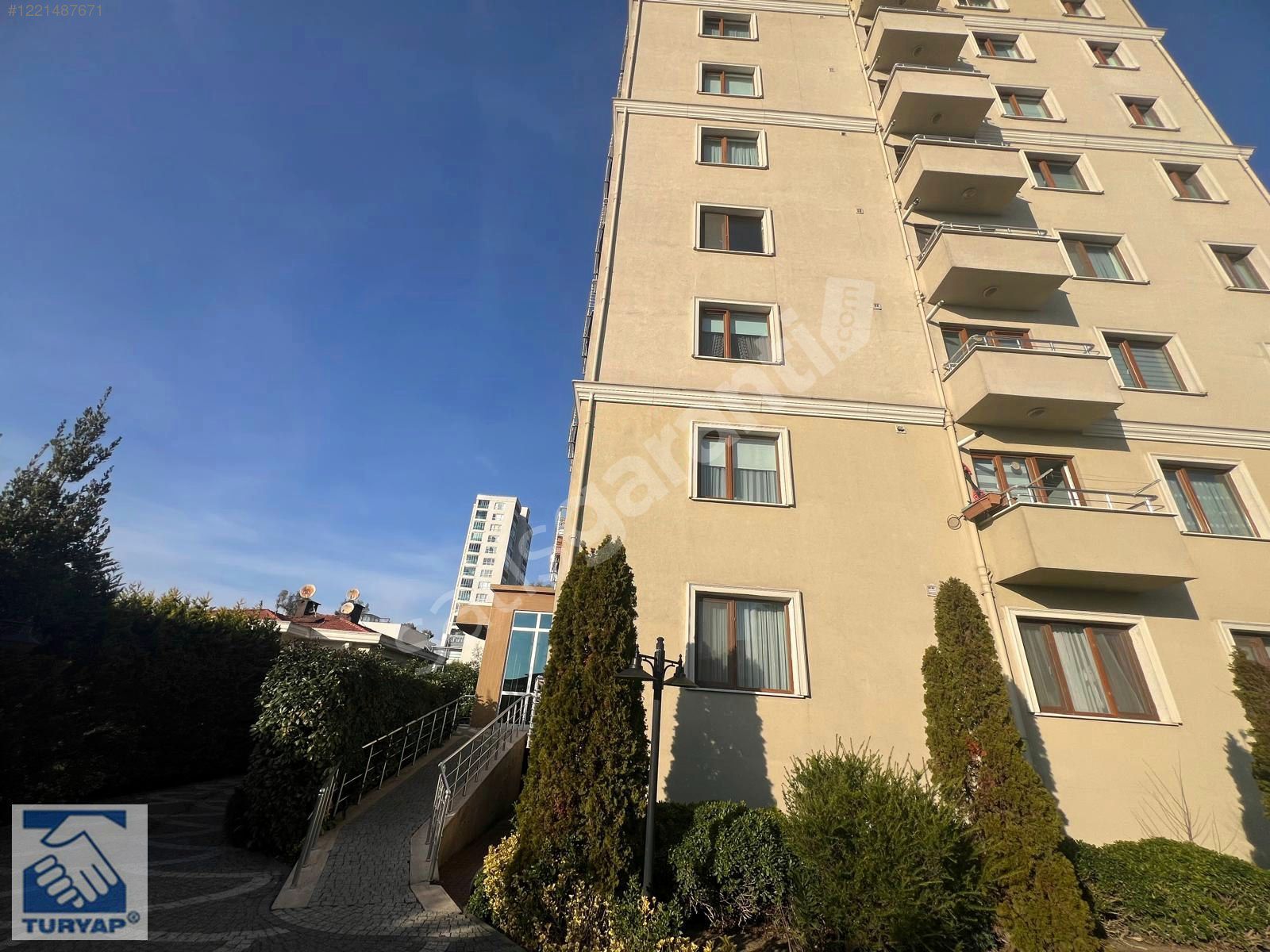 BAŞAKŞEHİR 1. ETAP LİFEPARK EVLERİ 2'DE SATILIK 2+1 DAİRE