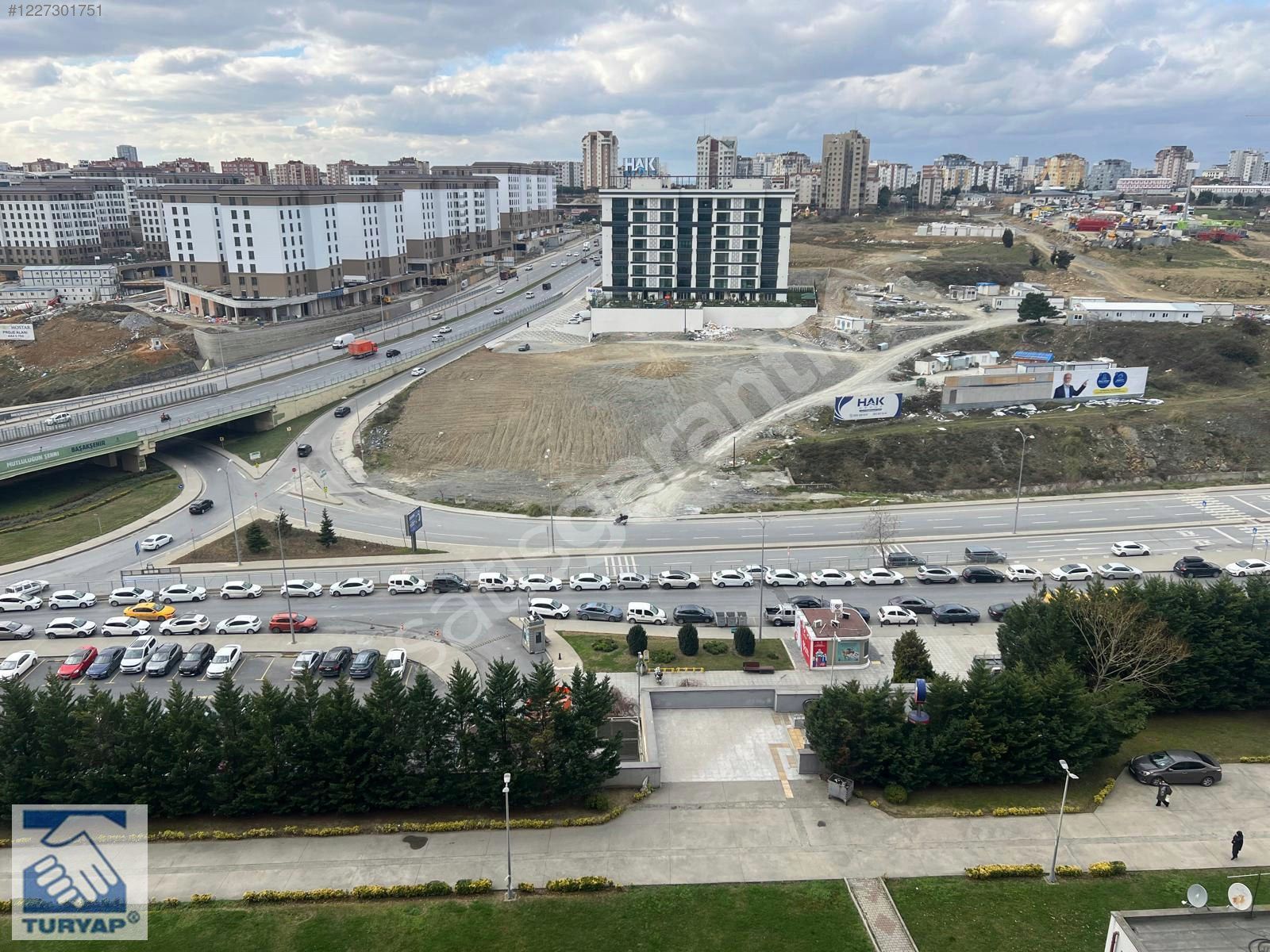 BAŞAKŞEHİR METROKENT SİTESİ ARA KAT 1+1 SATILIK DAİRE