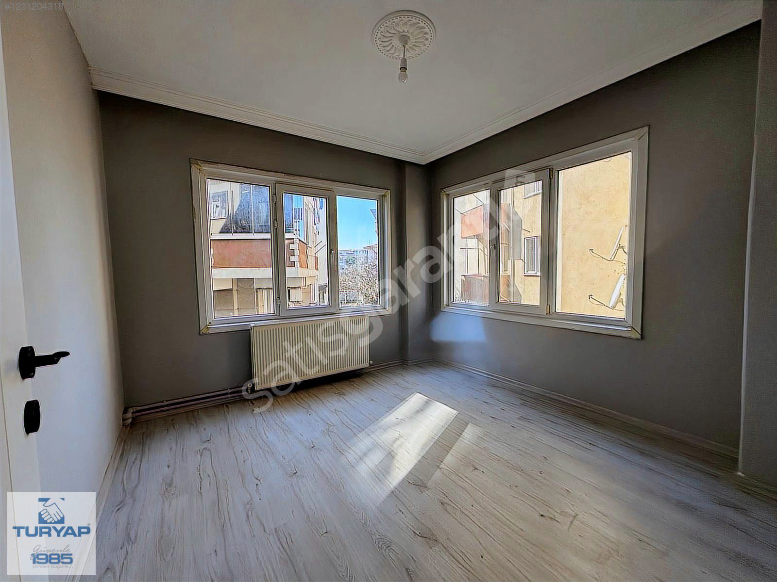 YALOVA MERKEZ'DE ARAKAT 3+1 KİRALIK DAİRE