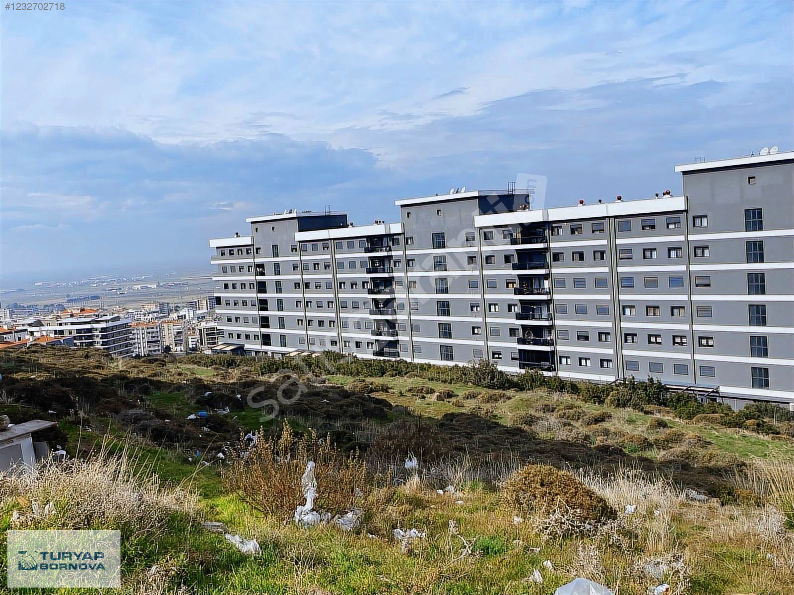 Menemen İstiklal'de Merkezi Konumda Satılık 7.202 m2 Arsa