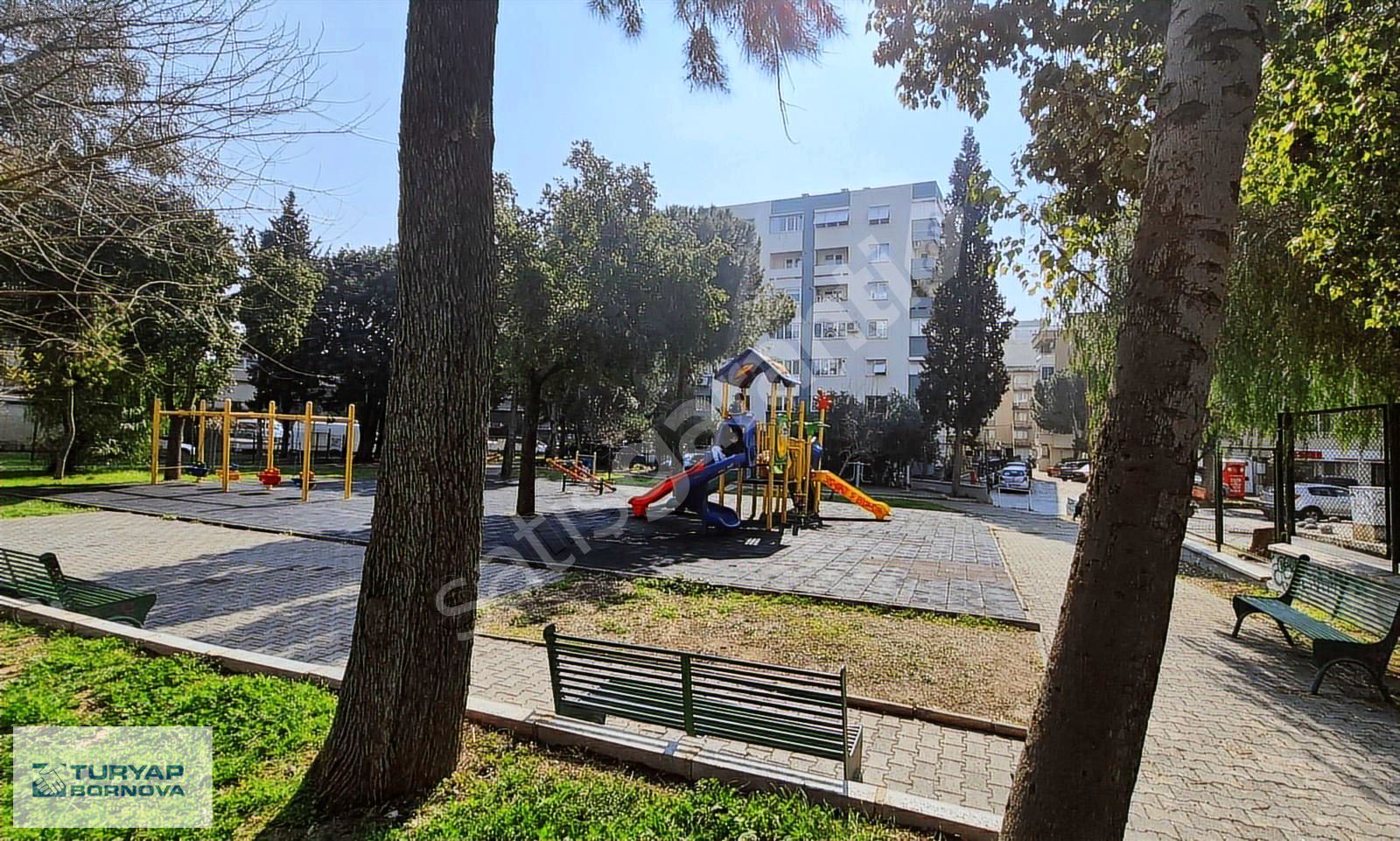 Bornova Evka3 Metro Karşısı Doğalgaz Kombili Masrafsız 3+1