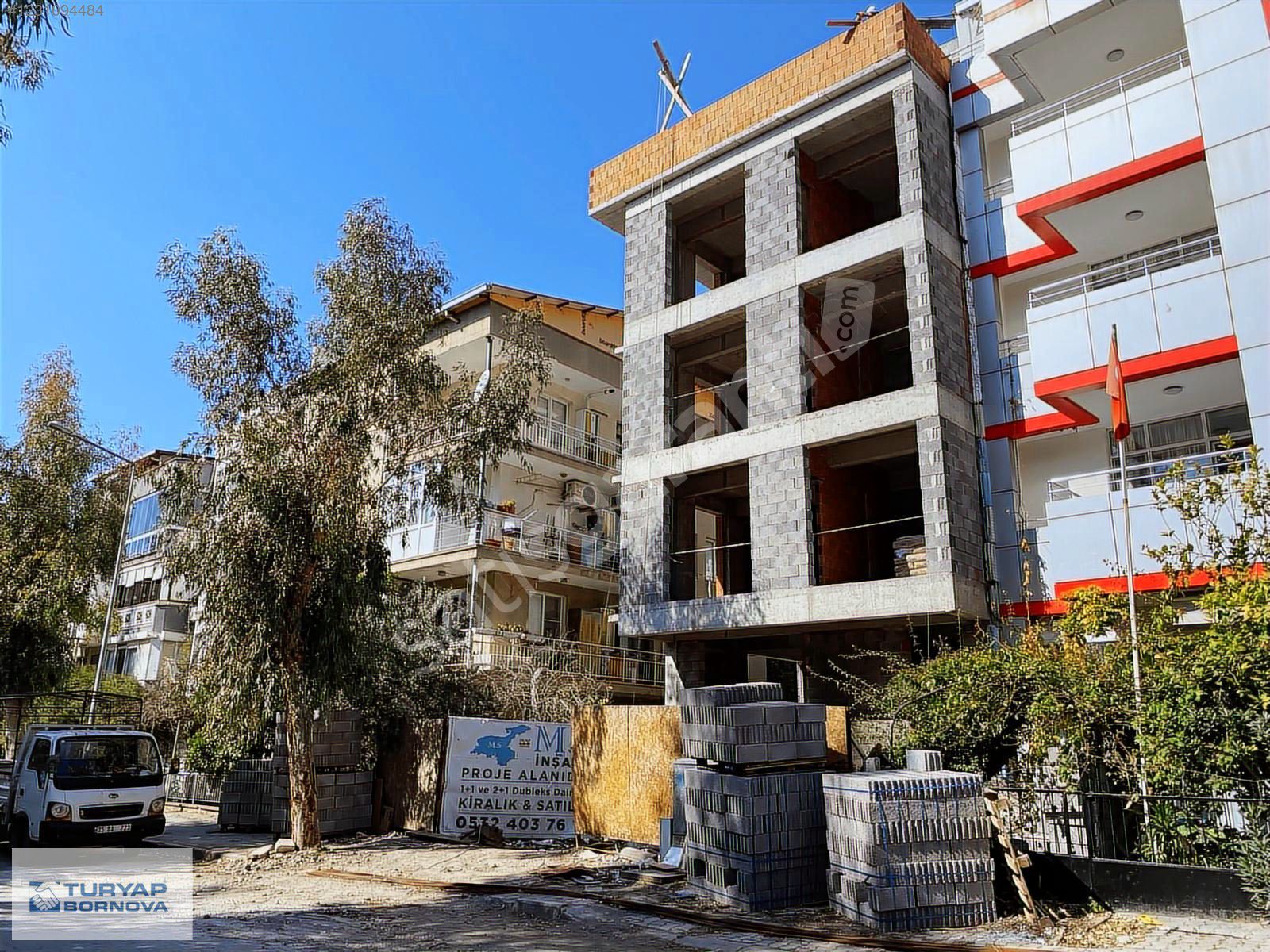 Turyap Bornova'dan Merkezi Konumda Satılık Sıfır 1+1 Daire