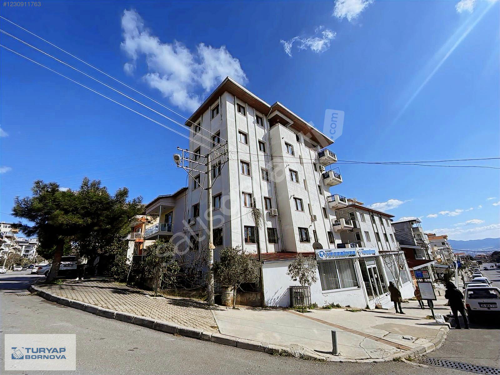 Atatürk Mahallesinde Bakımlı, Mükemmel Konumda 3+1 Kiralık Daire