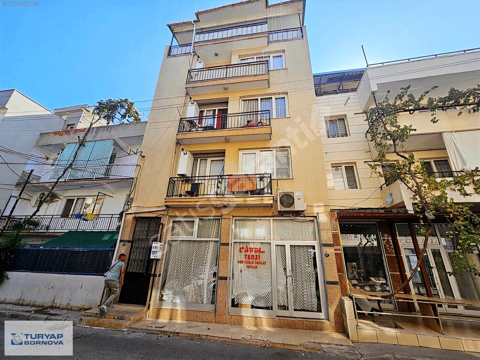 Bornova Mevlana mahallesinde Satılık 4 Katlı Bina