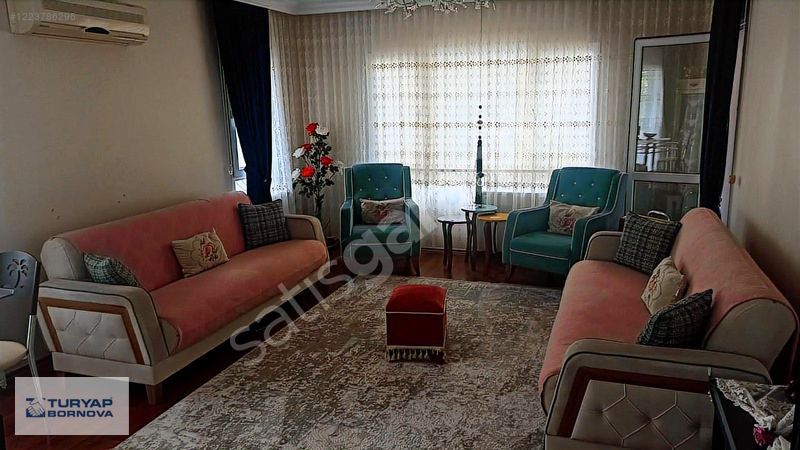 Bayraklı Kızılay Kan Merkezi Arkasında Doğalgaz Kombili 3+1
