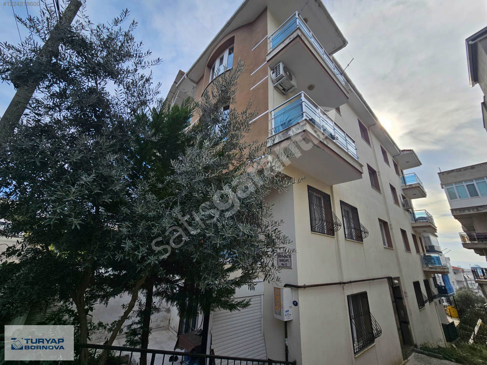 Atatürk Mahallesinde Bahçeli Ters Dubleks Kiralık 2+1 Daire