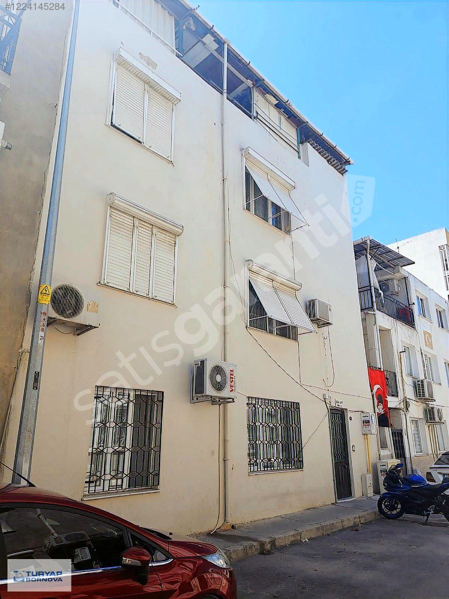 Bornova Turyap'tan Kemalpaşa Mahallesinde Satılık 3 Katlı Bina