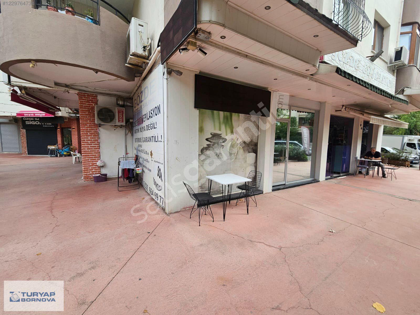 ÖZKANLAR'DA MERKEZİ YERDE SATILIK 25 M2 DÜKKAN