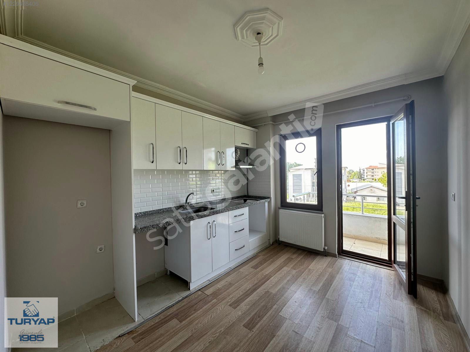 ÇİFTLİKKÖY SULTANİYE'DE SATILIK 3+1 DAİRE