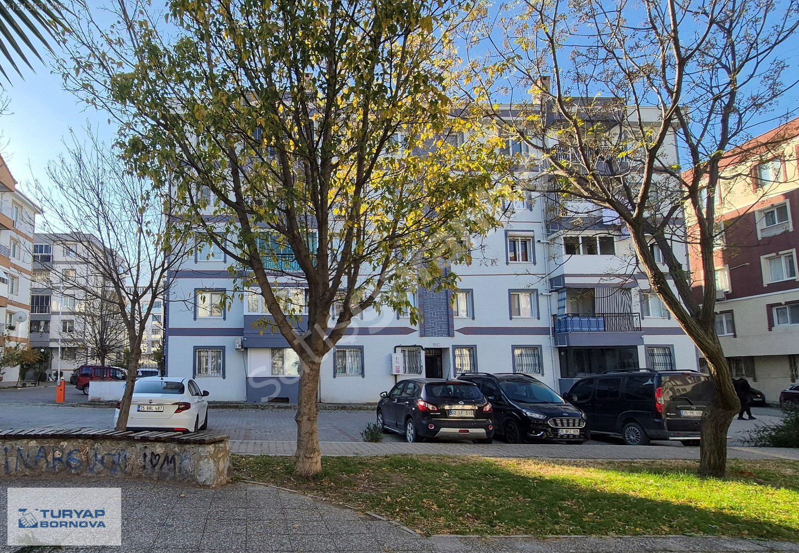 Bornova Pınarbaş'nda Park Manzaralı Doğalgaz Kombili 3+1 Kiralık
