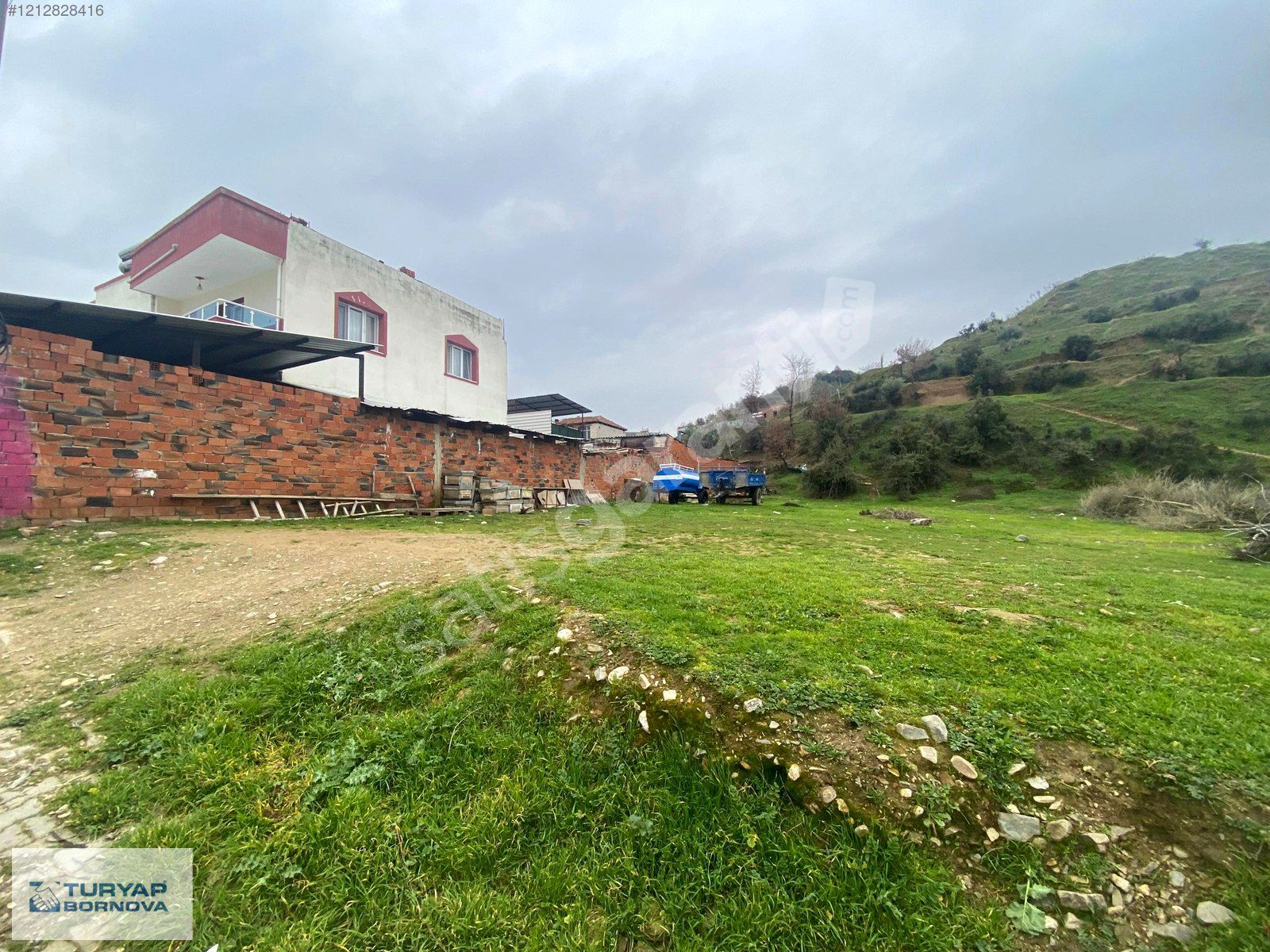 Turgutlu Avşar'da Caddeye Yakın 399 M2 Satılık 3 Kat İmarlı Arsa