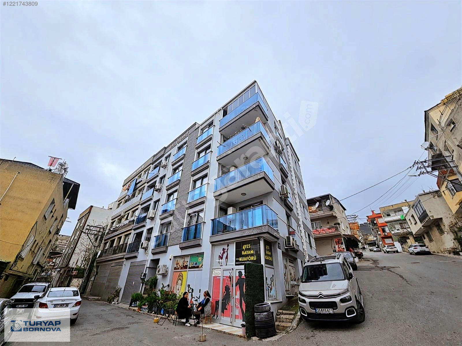 TURYAPTAN BAYRAKLIDA YENİ BİNADA BAKIMLI GENİŞ SATILIK 2+1 DAİRE