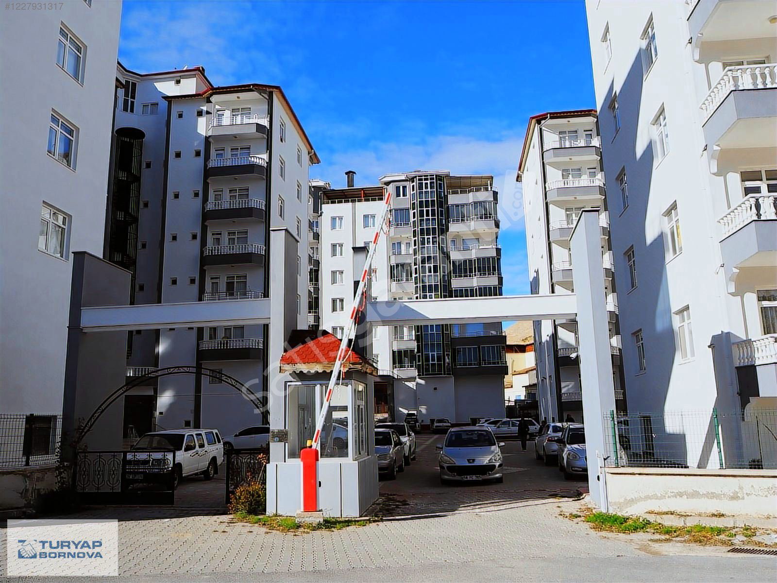 Sivas /Gürün Ketençayır mahallesi 3+1 satılık Ara kat Daire.
