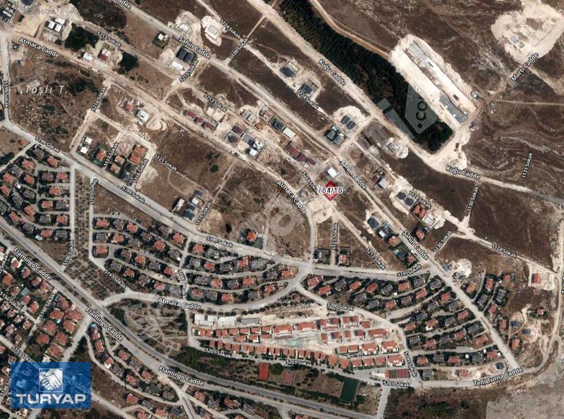 VİLLAKENTDE KAT KARŞILIĞI MERKEZİ KONUMDA 2 VİLLALIK 513 M² ARSA