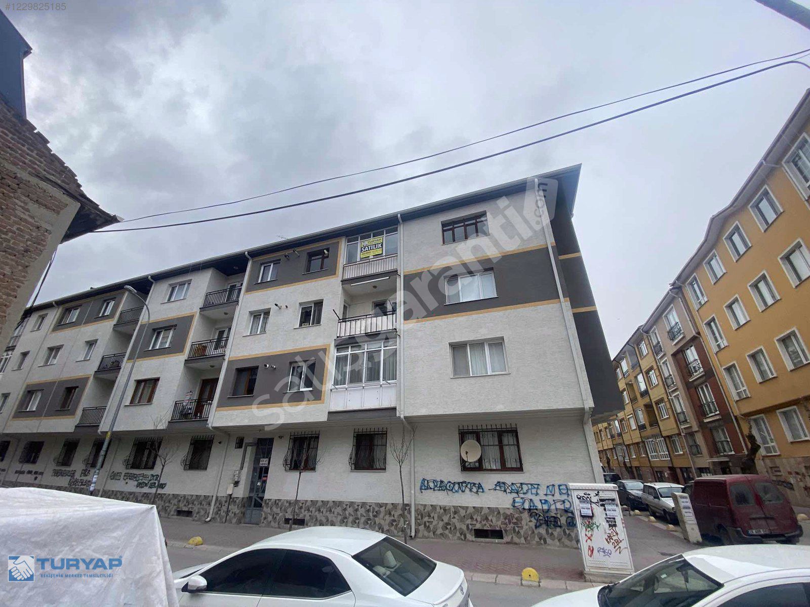 TURYAP'TAN AÖF ARKASI AKICI SOKAK'TA 130M2 SATILIK 3+1 DAİRE
