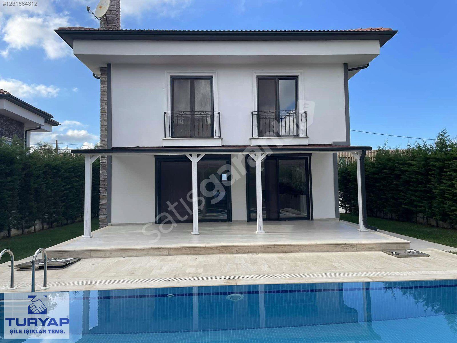 Turyap Şile den Kiralık Havuzlu Lüks Tripleks 5+1 Villa.