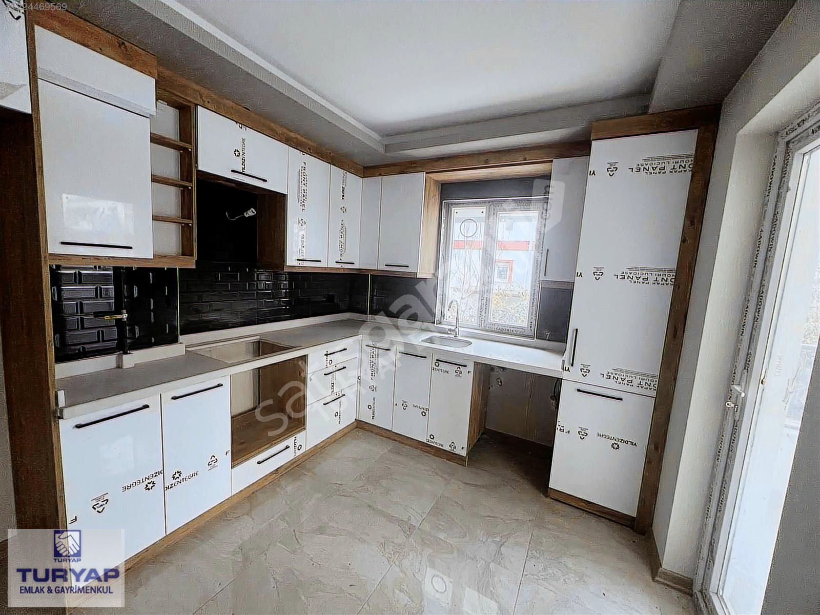 Turyap'tan Merkezi Yerde Köşe Başı satılık 2+1 sıfır daire