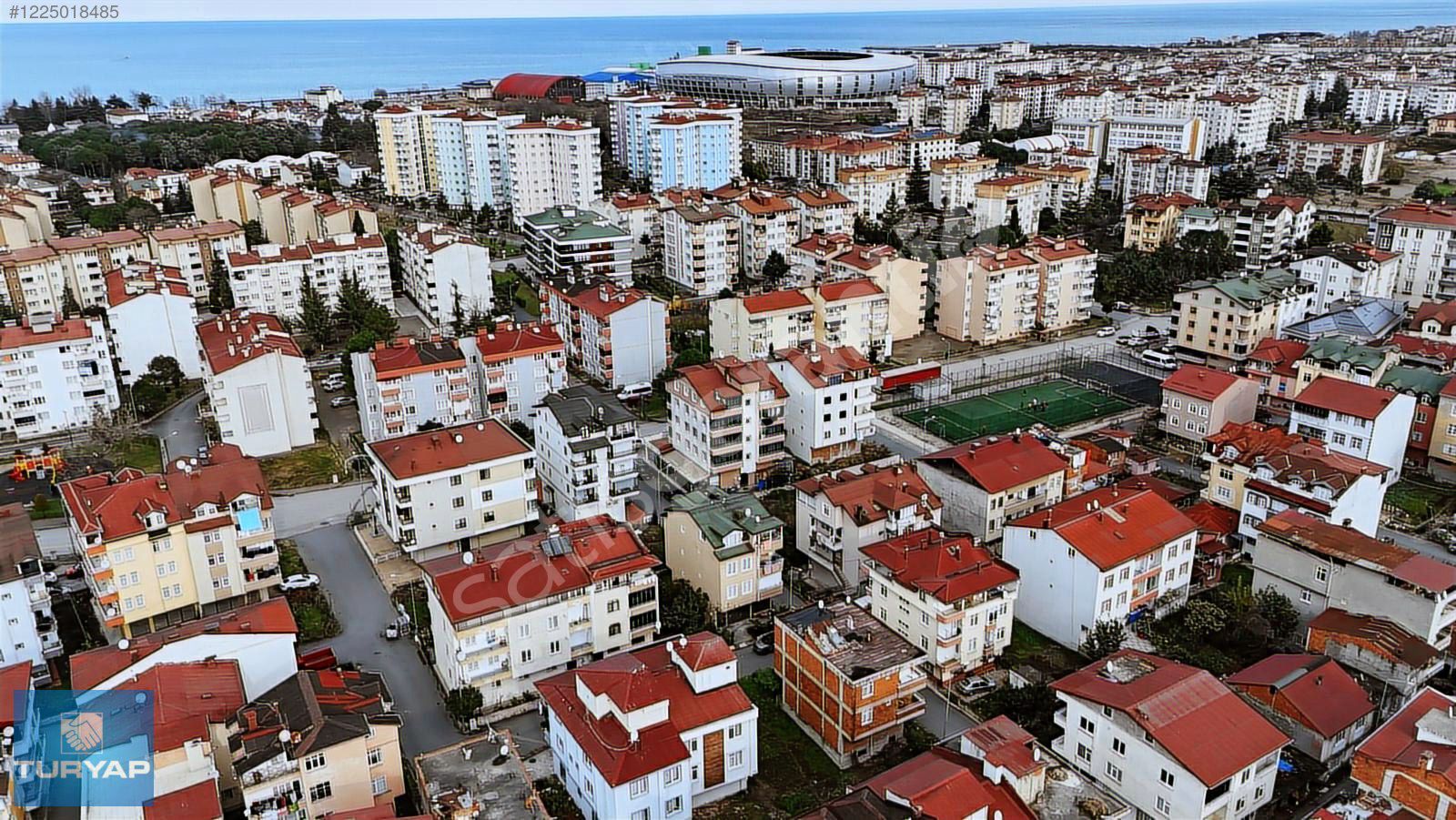 AKYAZI'DA MERKEZİ LOKASYONDA SATILIK İMARLI ARSA