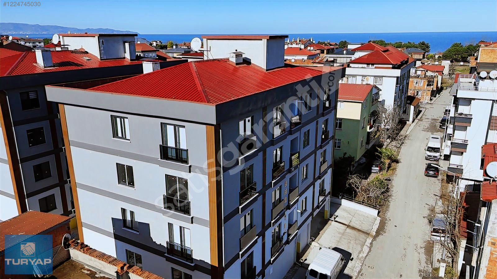 CUMHURİYET DENİZ TARAFI 1+1 YATIRIMLIK ARA KAT