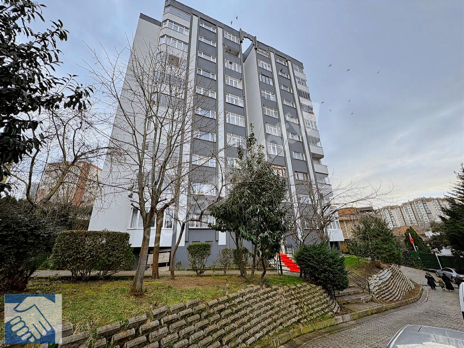 BAŞAKŞEHİR 4.ETAPTA VADİ CEPHELİ FUL TADİLATLI SATILIK 3+1 DAİRE