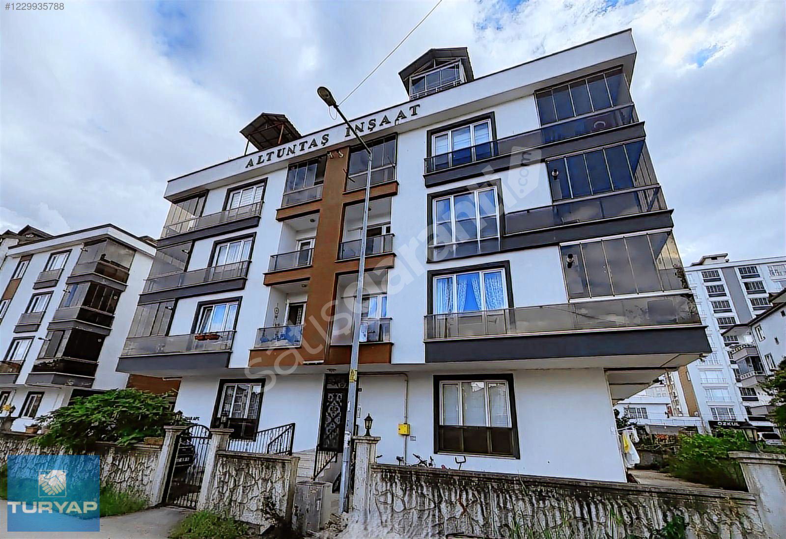 KARŞIYAKA'DA EBEVEYN BANYOLU SATILIK 3+1 ARA KAT