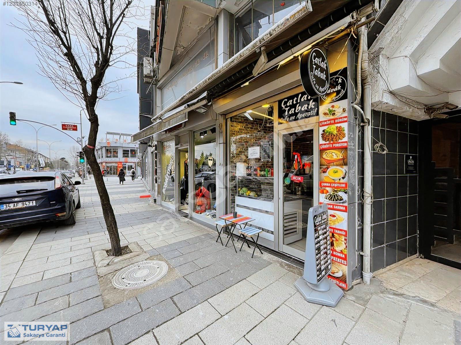 ADAPAZARI BOSNA CADDESİNDE MUHTEŞEM KONUMDA SATILIK DÜKKAN