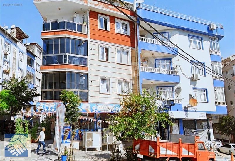 KOCASİNAN'DA METRO DURAĞININ YANINDA 2+1 ARAKAT SATILIK DAİRE