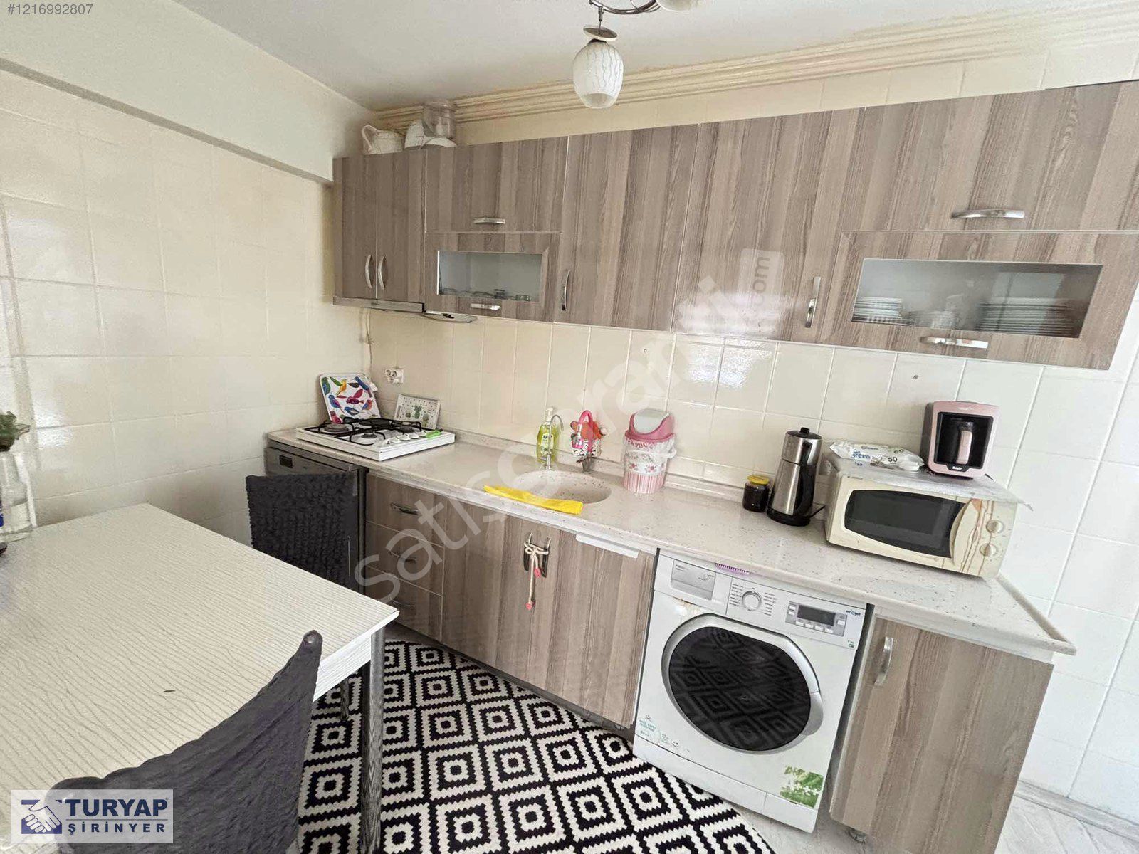 Buca İşçievleri Ecevit Parkı Karşısında 2+1 90m2 Klasik Daire