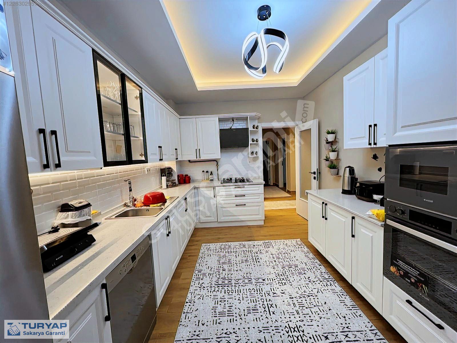 Sakarya Serdivan Vatan Mah.Prestij Park 2 Sitesinde Geniş 3+1