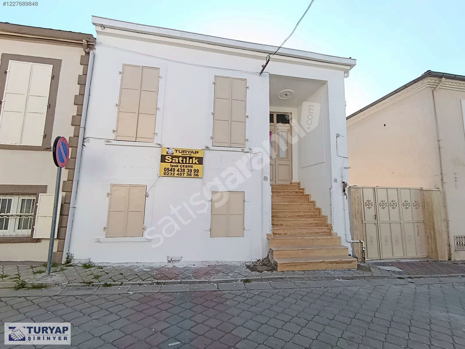 Buca Dumlupınar'da Tarihi Rum Evi! 4+2 Odalı, Geniş ve Ferah!