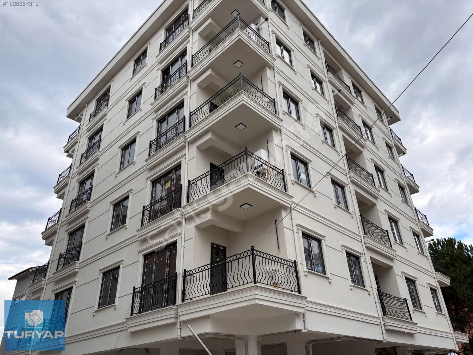 Cumhuriyet Mahallesi Üniversiteye Yürüme Mesafesin Kiralık 1+1