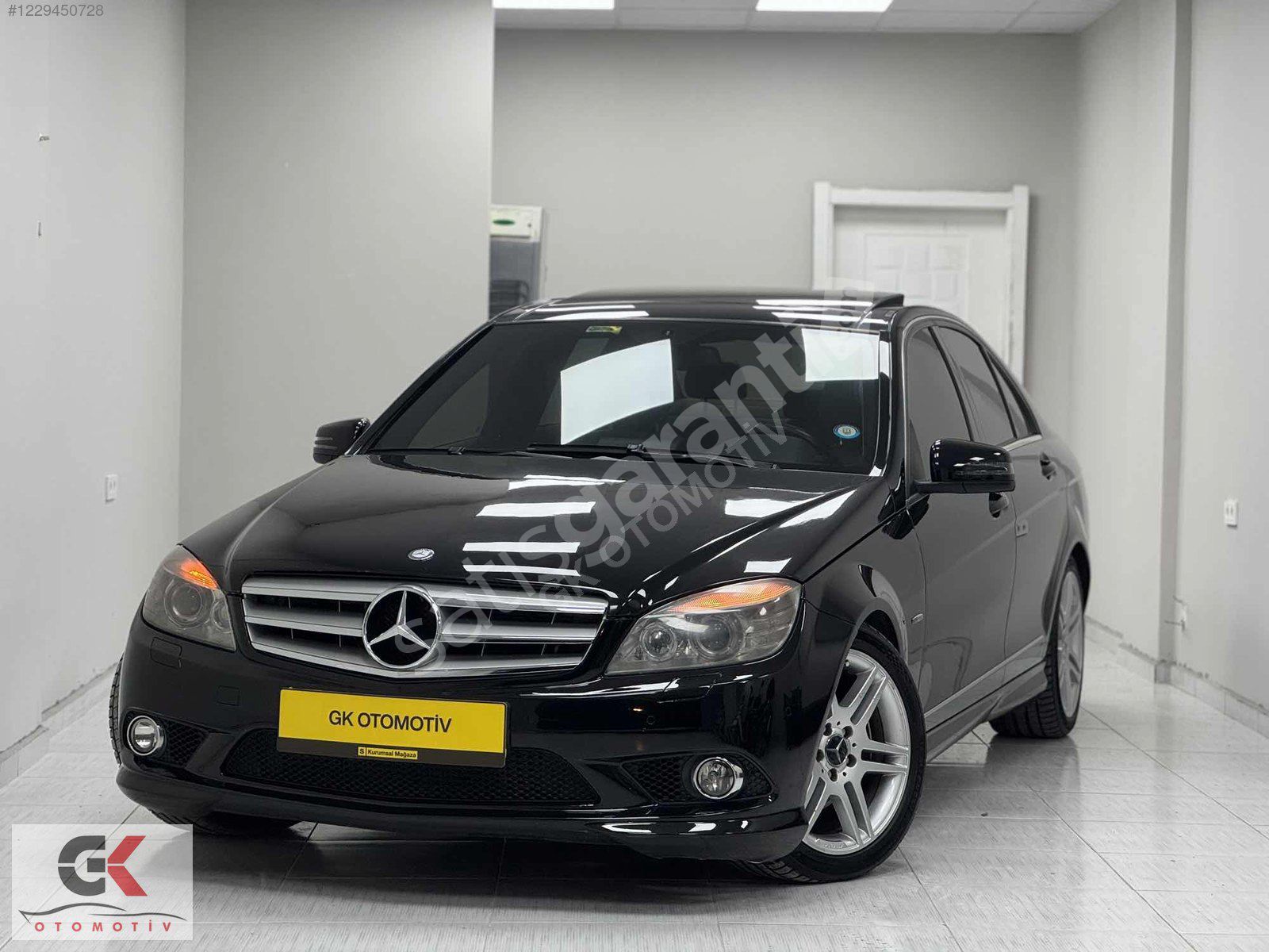 GK OTOMOTİV'DEN 2011 MODEL MERCEDES C180 AMG CAM TAVAN
