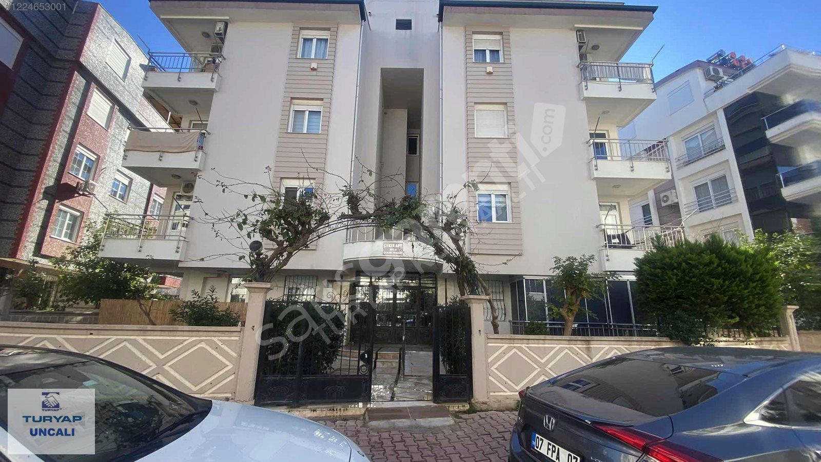 KONYAALTI TOROS MAHALLESİNDE SATILIK ARA KAT 3+1 DAİRE