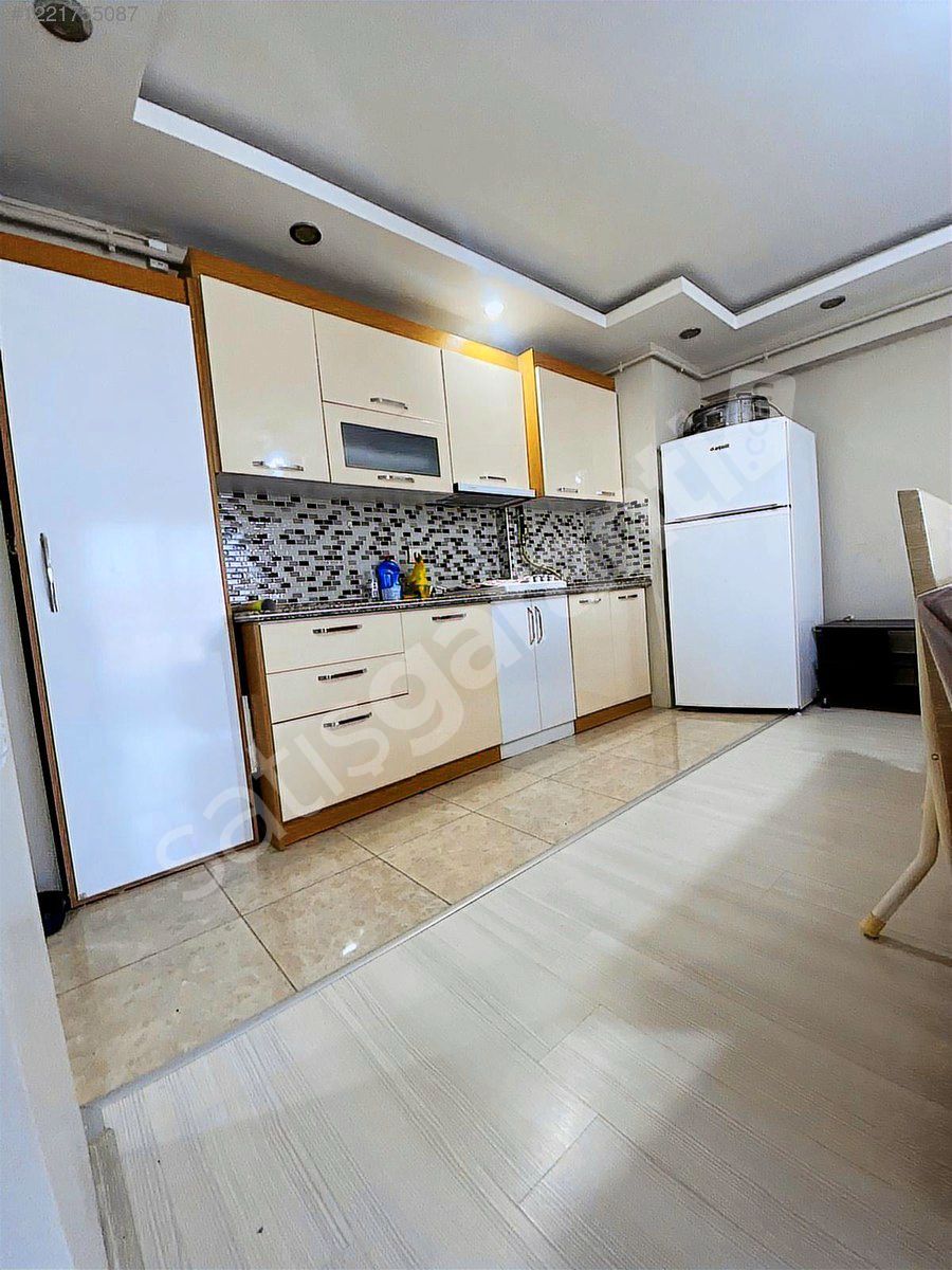 Merkez Durakların Hemen Yanında Eşyalı Geniş Balkonlu 1+1 Daire