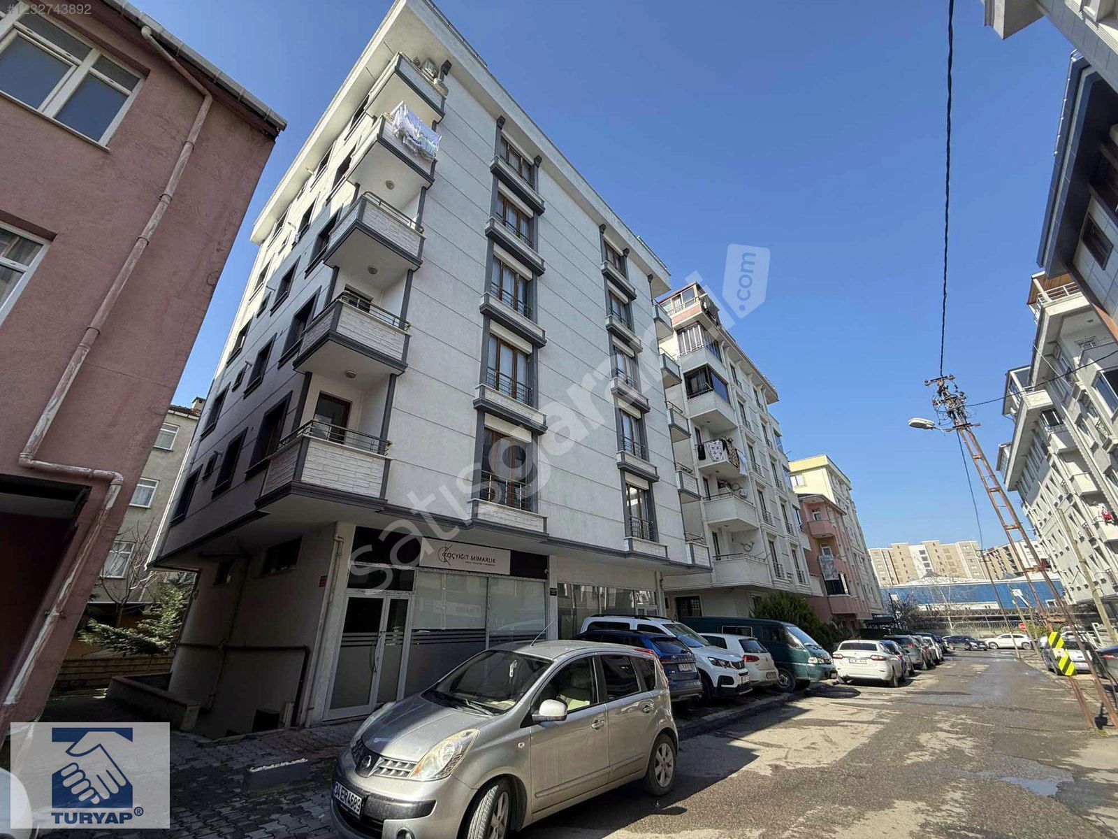 TURYAP AYDOSTAN ABDURRAHMANGAZİ MAH METROYA YAKIN 2+1 SATILIK