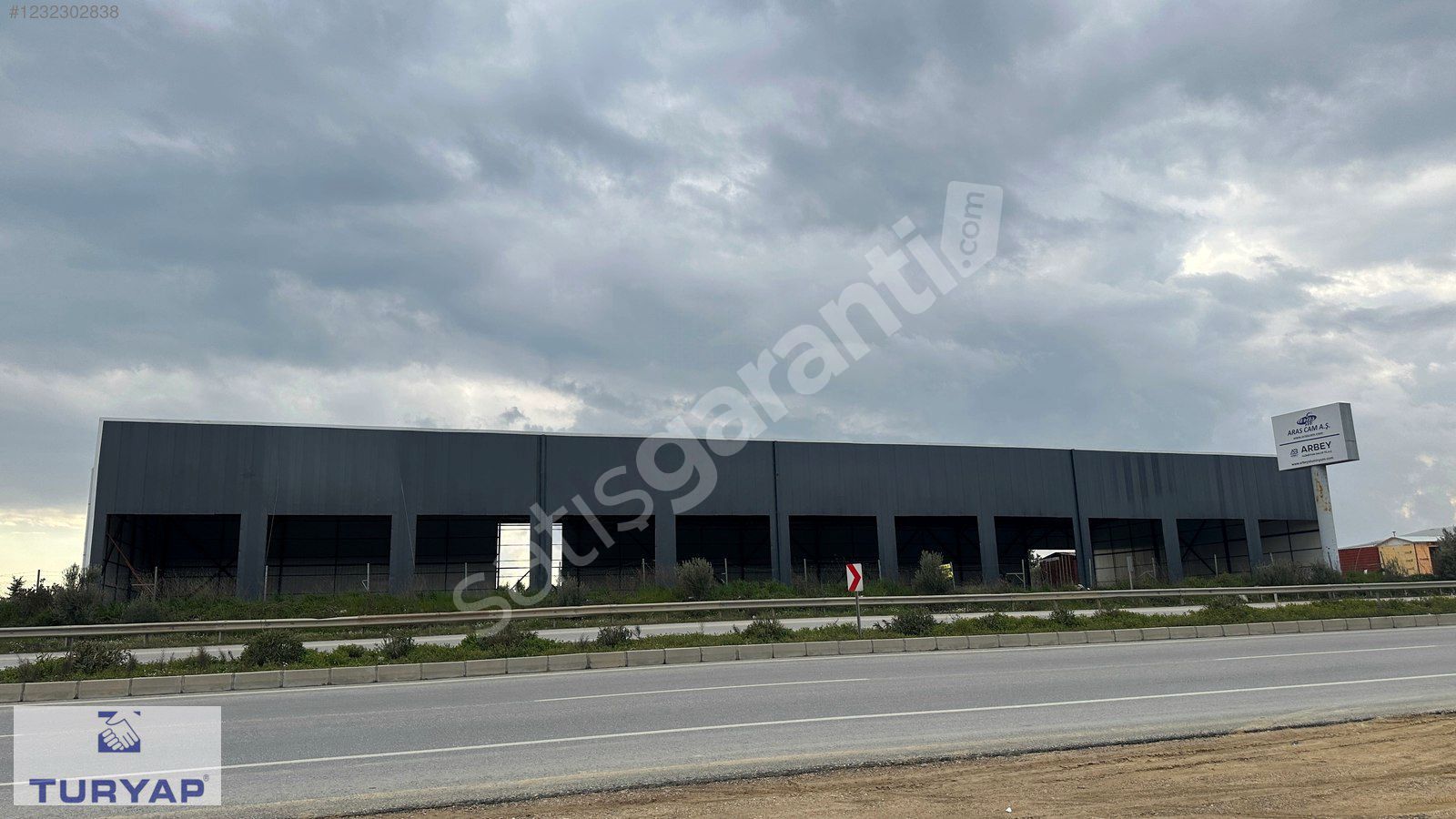 TURYAP GAZİEMİR'DEN ANAYOL ÜZERİ 1350 M² KİRALIK DEPO
