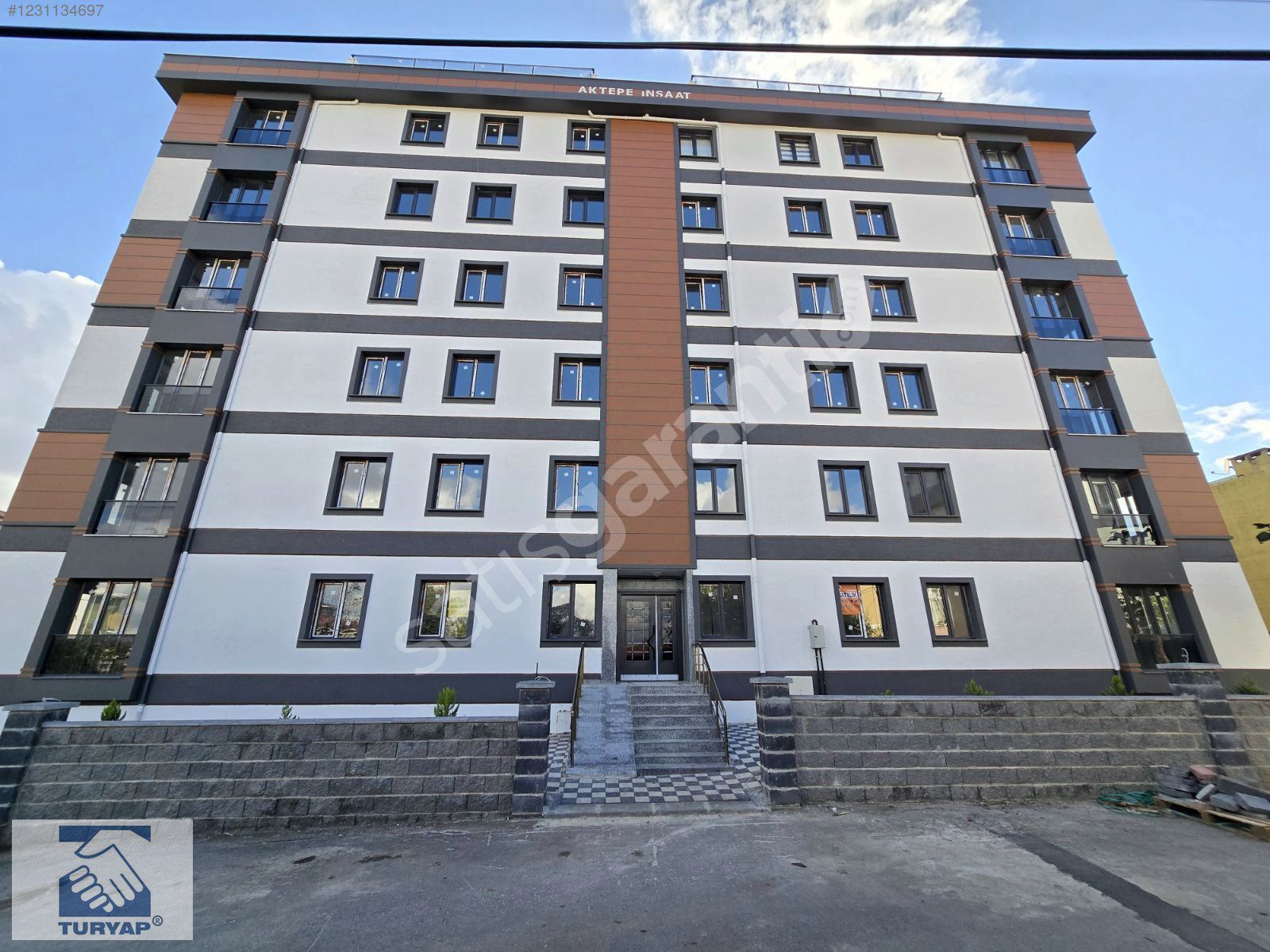 Akpınar Mah.Doğa ve Göl Manzaralı Satılık 3+1 Sıfır Arakat Daire
