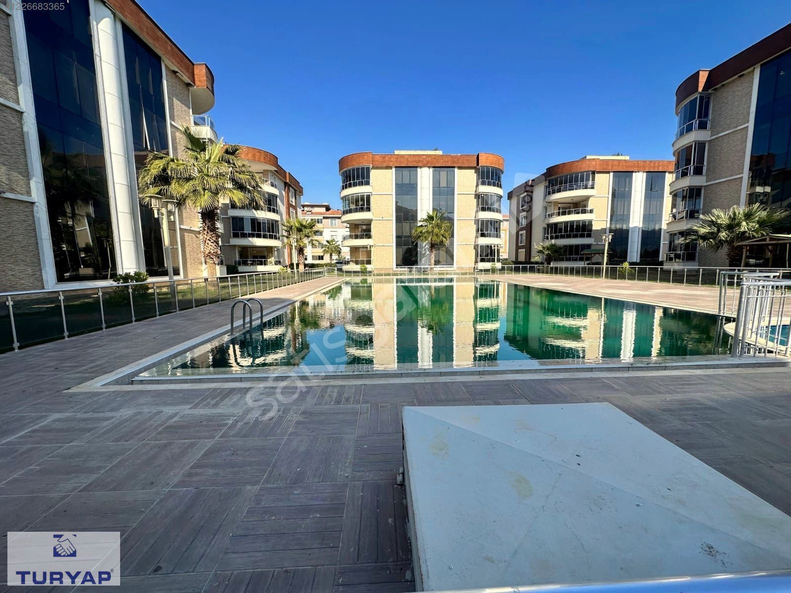 TORBALI MURATBEY'DE HAVUZLU SİTE İÇİNDE SATILIK 3+1 LÜKS DAİRE