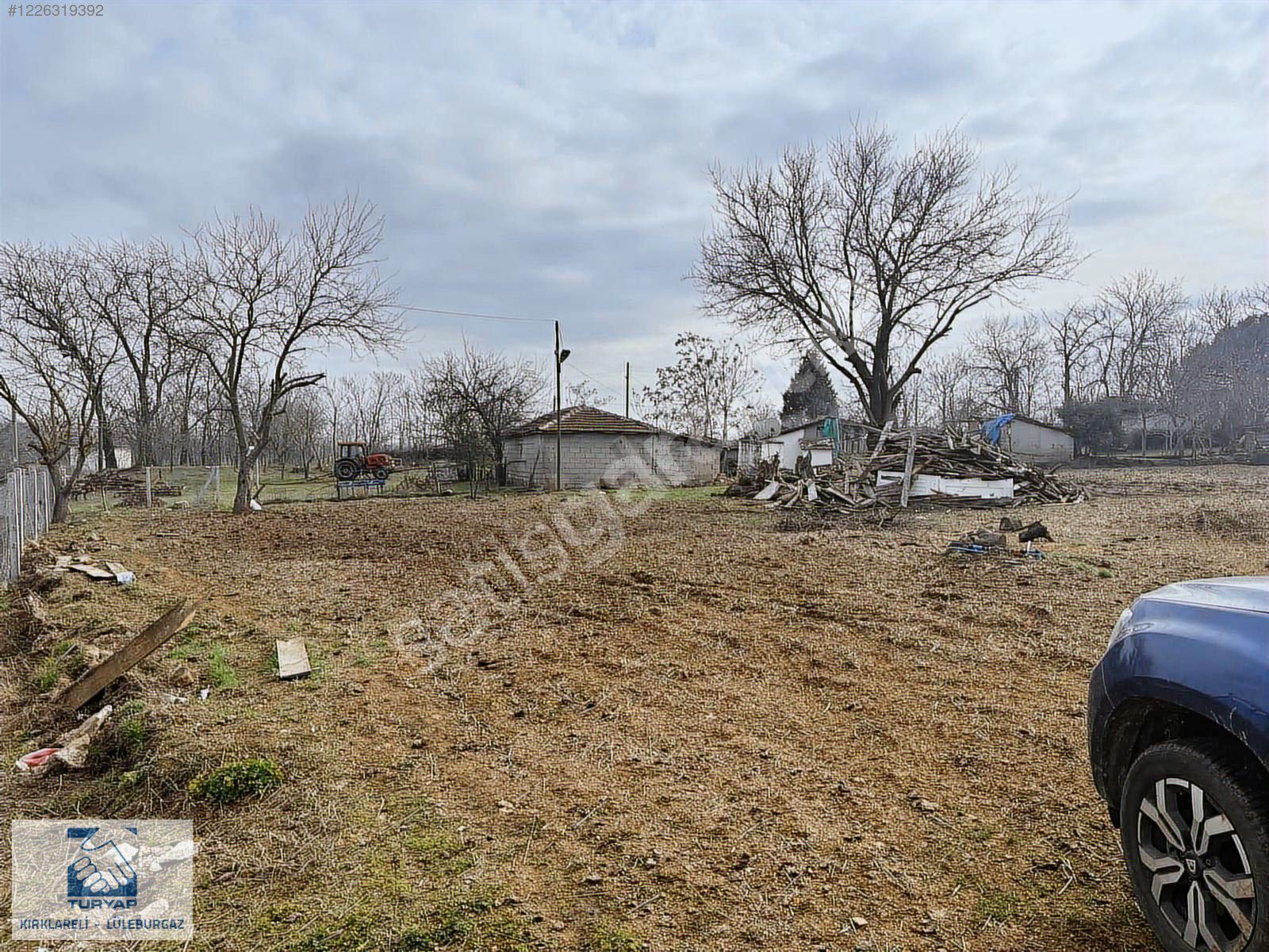 ELEKTRİK VE SUYU OLAN, 1685M2 TEK TAPU, HIZLI TREN DURAĞINA 8DK