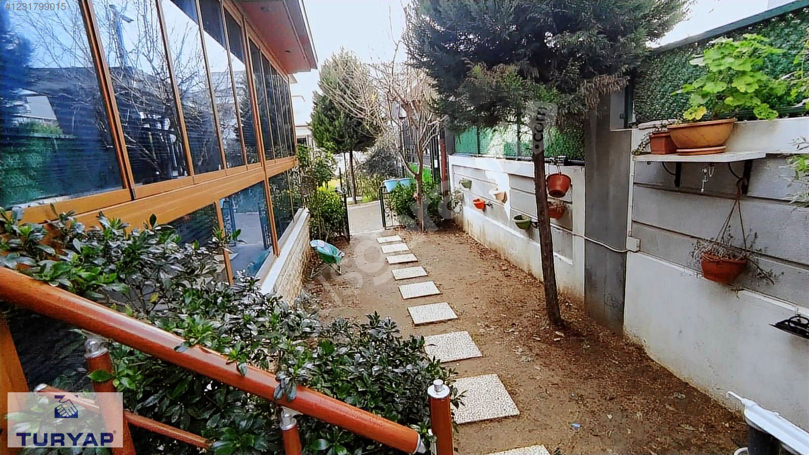 Menderes Barbaros Mah, Kiralık Havuzlu Tripleks Villa