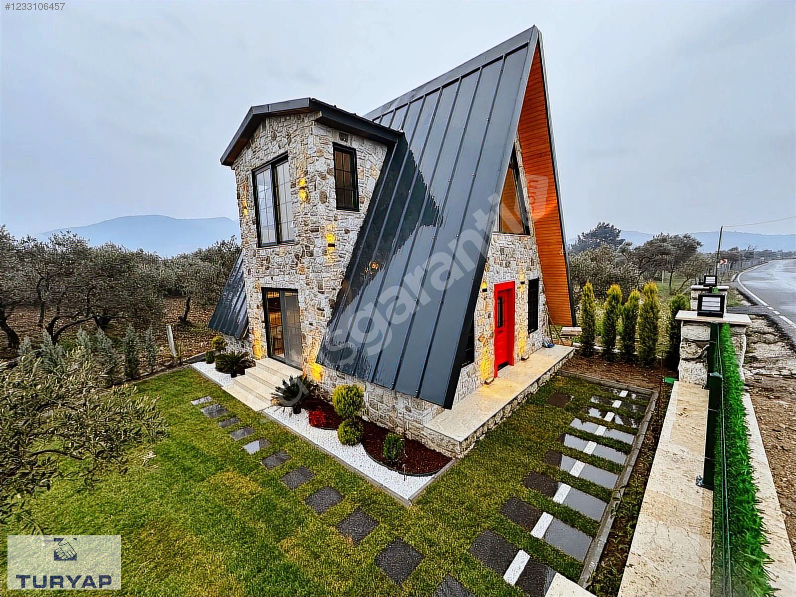 Dağkızılca mevkiinde İçinde Orman Evi Olan Satılık Tarla